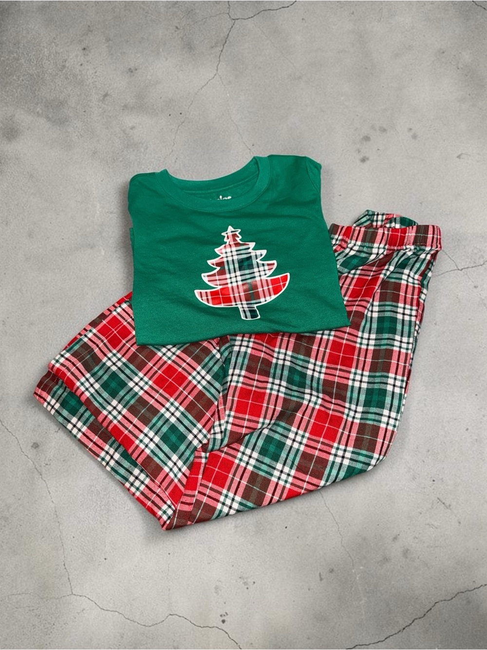 Kids Green Plaid Christmas Pajama Set (XS 6/6X)